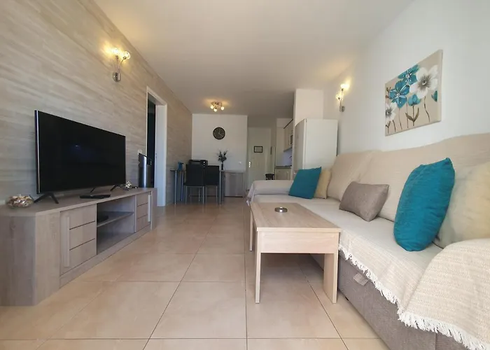 Atalaya Ground Floor Poolside Apartment *